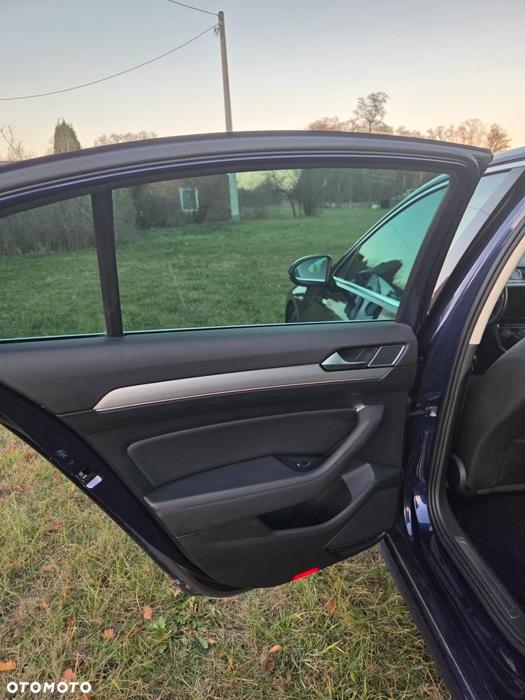 Volkswagen Passat - 18
