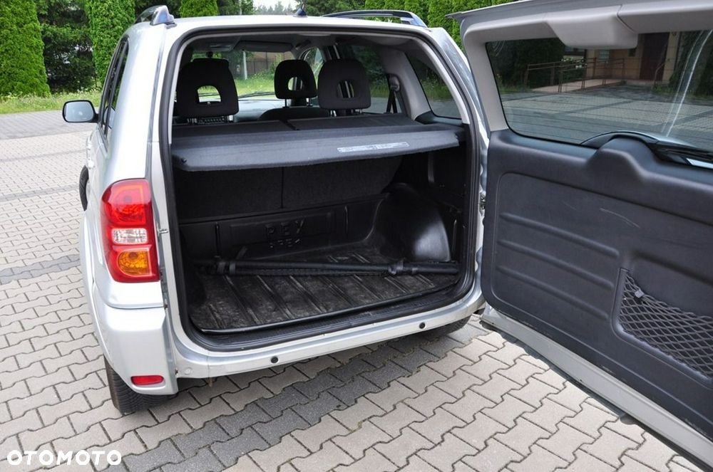 Toyota RAV4 2.0 VVT-i 4x4 - 25