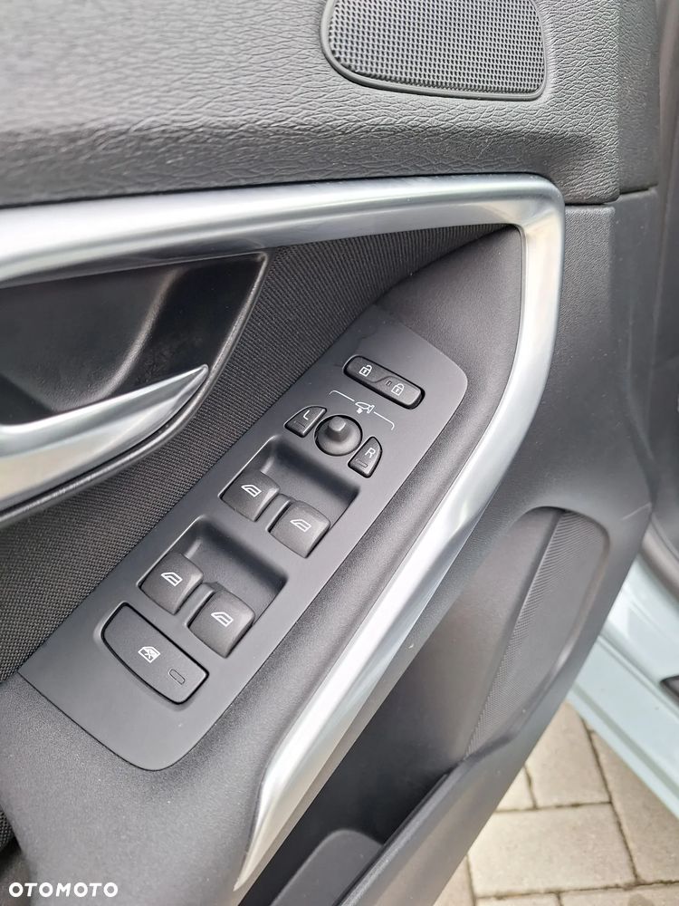 Volvo V40 D2 Momentum - 18
