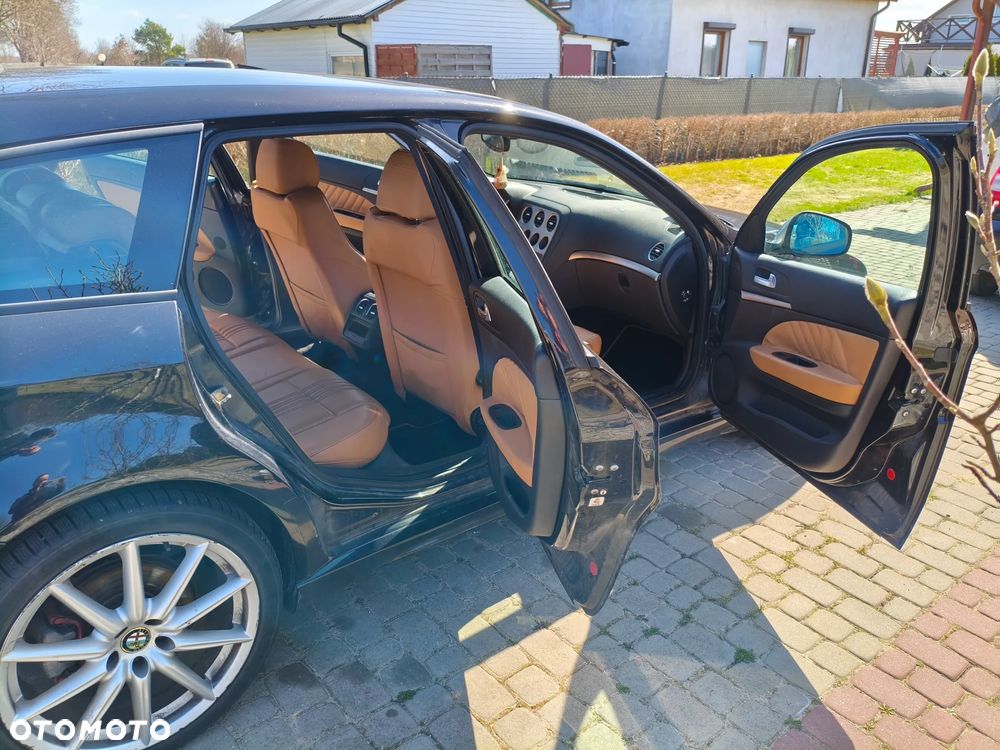 Alfa Romeo 159 2.4 JTDM 20V DPF ti - 12