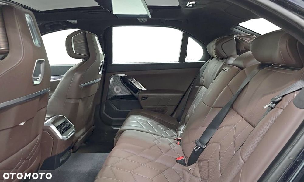 BMW Seria 7 - 21