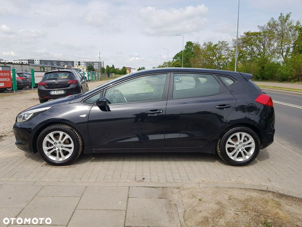 Kia Ceed - 8