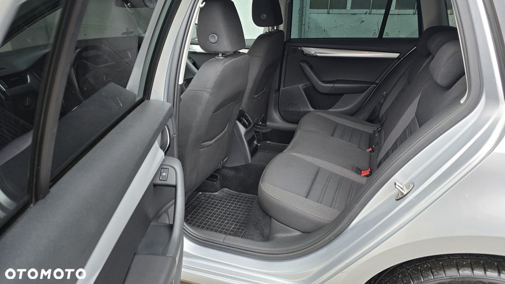 Skoda Octavia 1.6 TDI Ambition DSG - 16