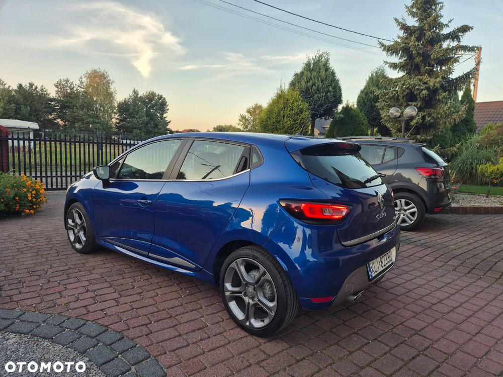 Renault Clio - 10