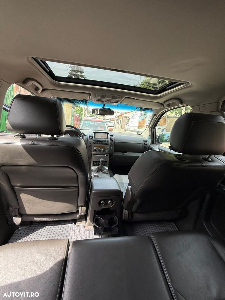 Nissan Pathfinder 2.5 dCi LE Plus - 13