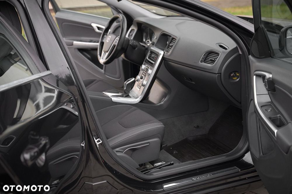 Volvo V60 T5 Geartronic Momentum - 23
