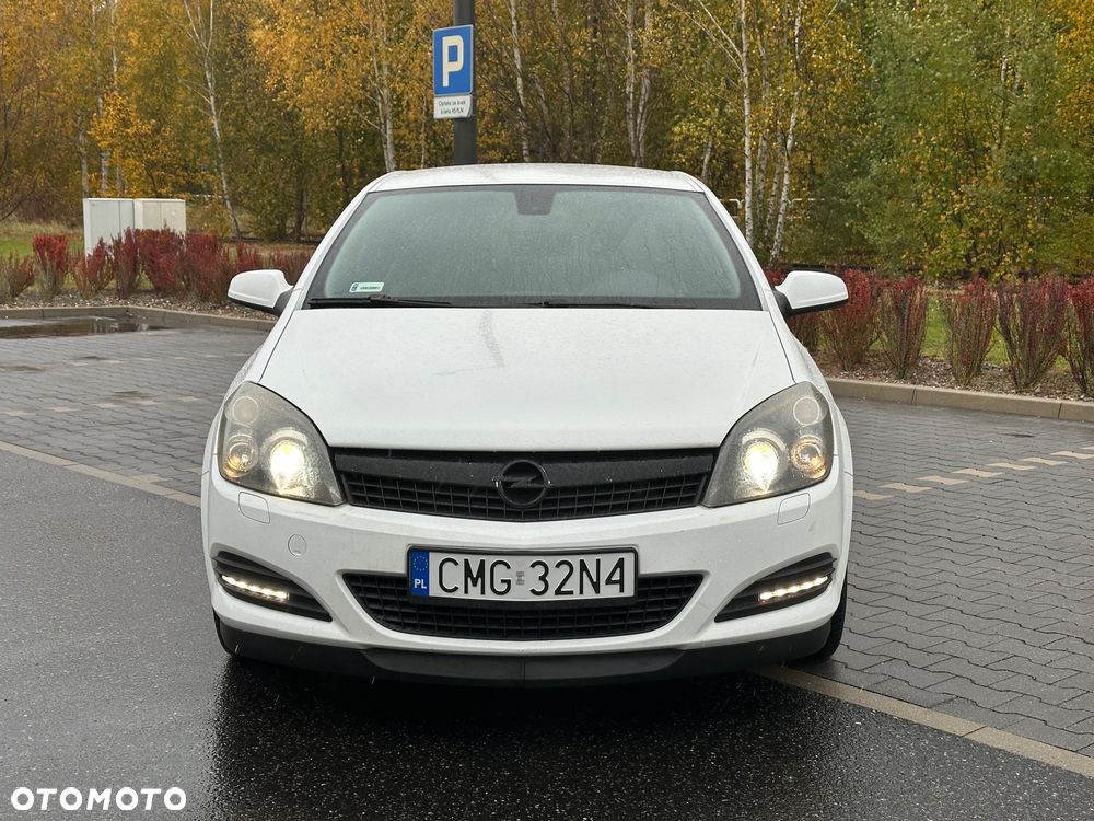Opel Astra 2009 photo 2