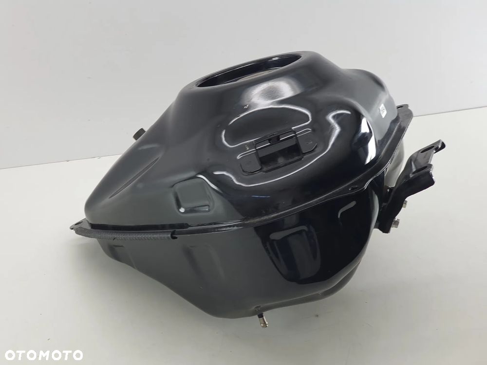 ZBIORNIK PALIWA BAK  YAMAHA XSR 125 - 4