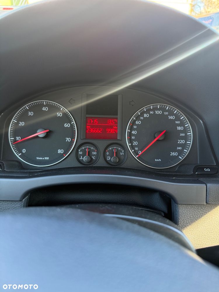 Volkswagen Golf 1.6 FSI Trendline - 11