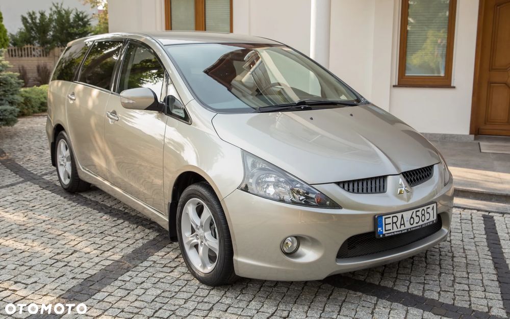 Mitsubishi Grandis 2.4 Intense - 3