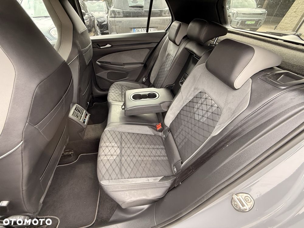 Volkswagen Golf 1.5 eTSI OPF DSG R-Line - 19