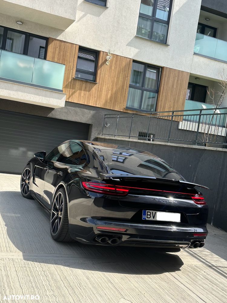 Porsche Panamera Turbo - 12