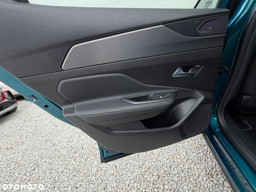 Peugeot 408 180 e-EAT8 GT - 31