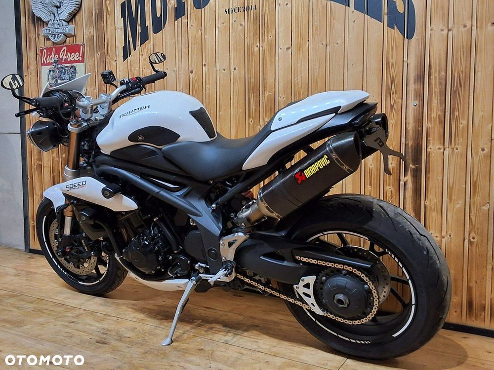 Triumph Street Triple - 21