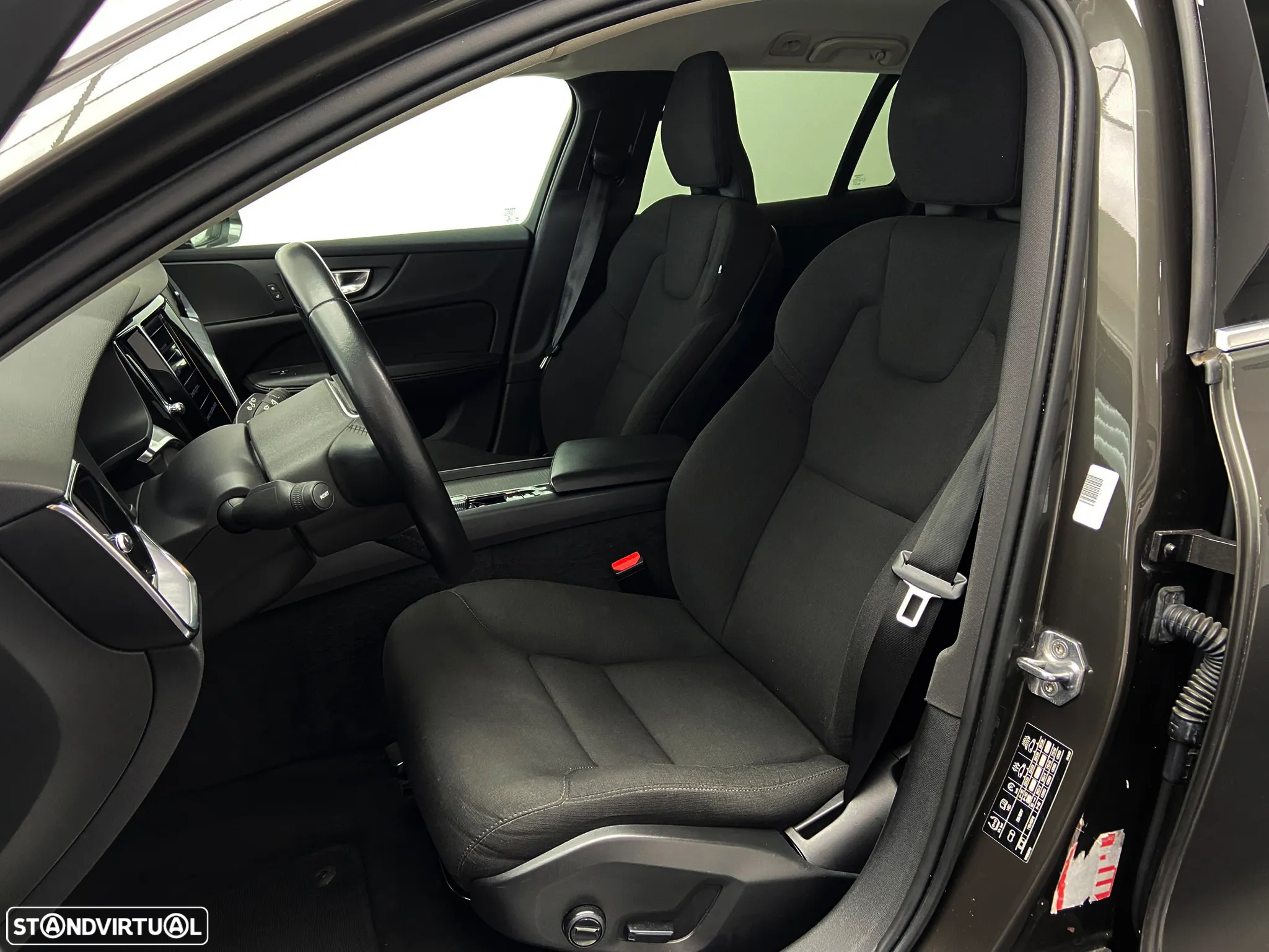 Volvo V60 2.0 B4 Momentum Plus Geartronic - 8