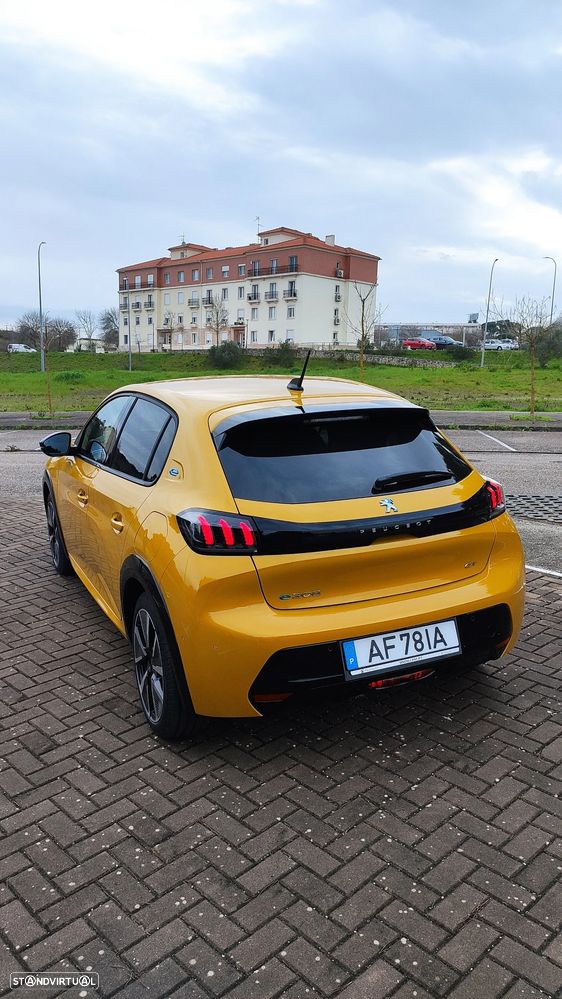Peugeot e-208 50 kWh GT - 10