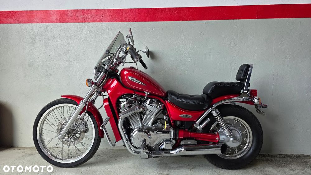 Suzuki Intruder - 2