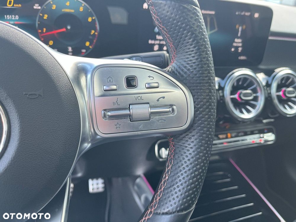 Mercedes-Benz GLB - 17