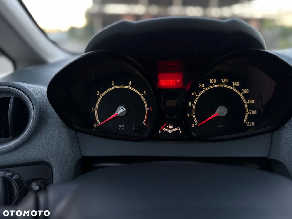 Ford Fiesta 1.25 Ambiente - 24