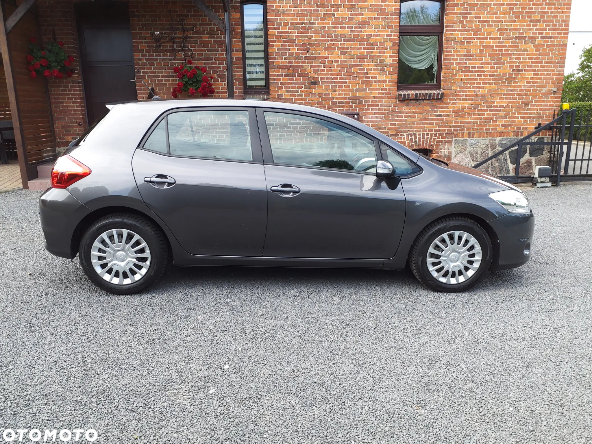 Toyota Auris 1.6 Premium - 11