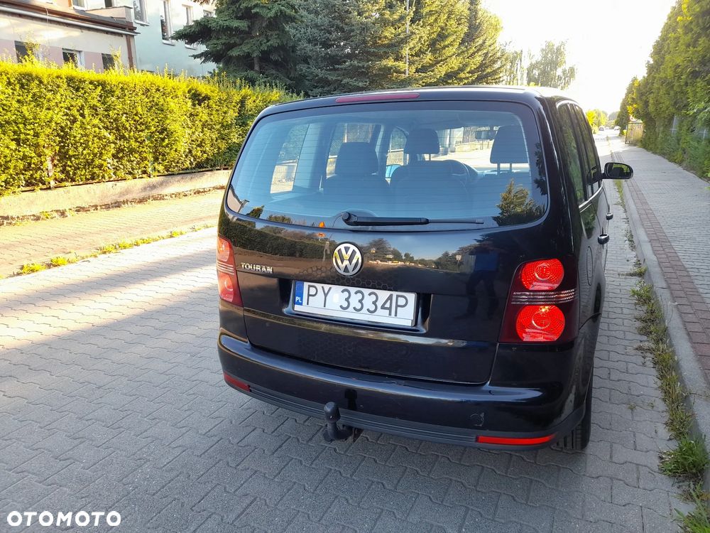 Volkswagen Touran - 4