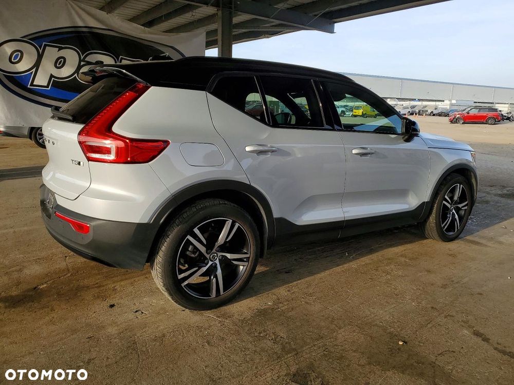 Volvo XC 40 T5 AWD Geartronic R-Design - 4