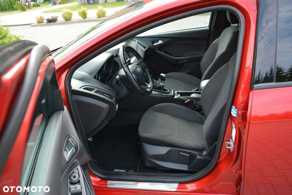 Ford Focus 1.5 EcoBoost STart-Stopp-System ST-LINE - 19