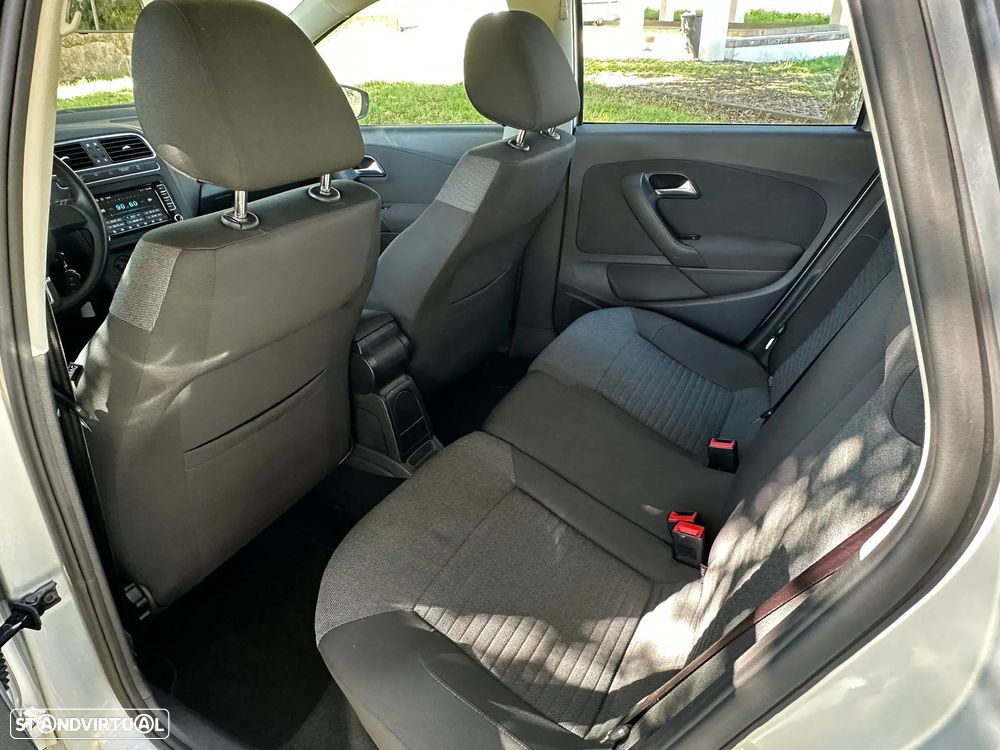 VW Polo 1.6 TDI Confortline BlueMotion - 8