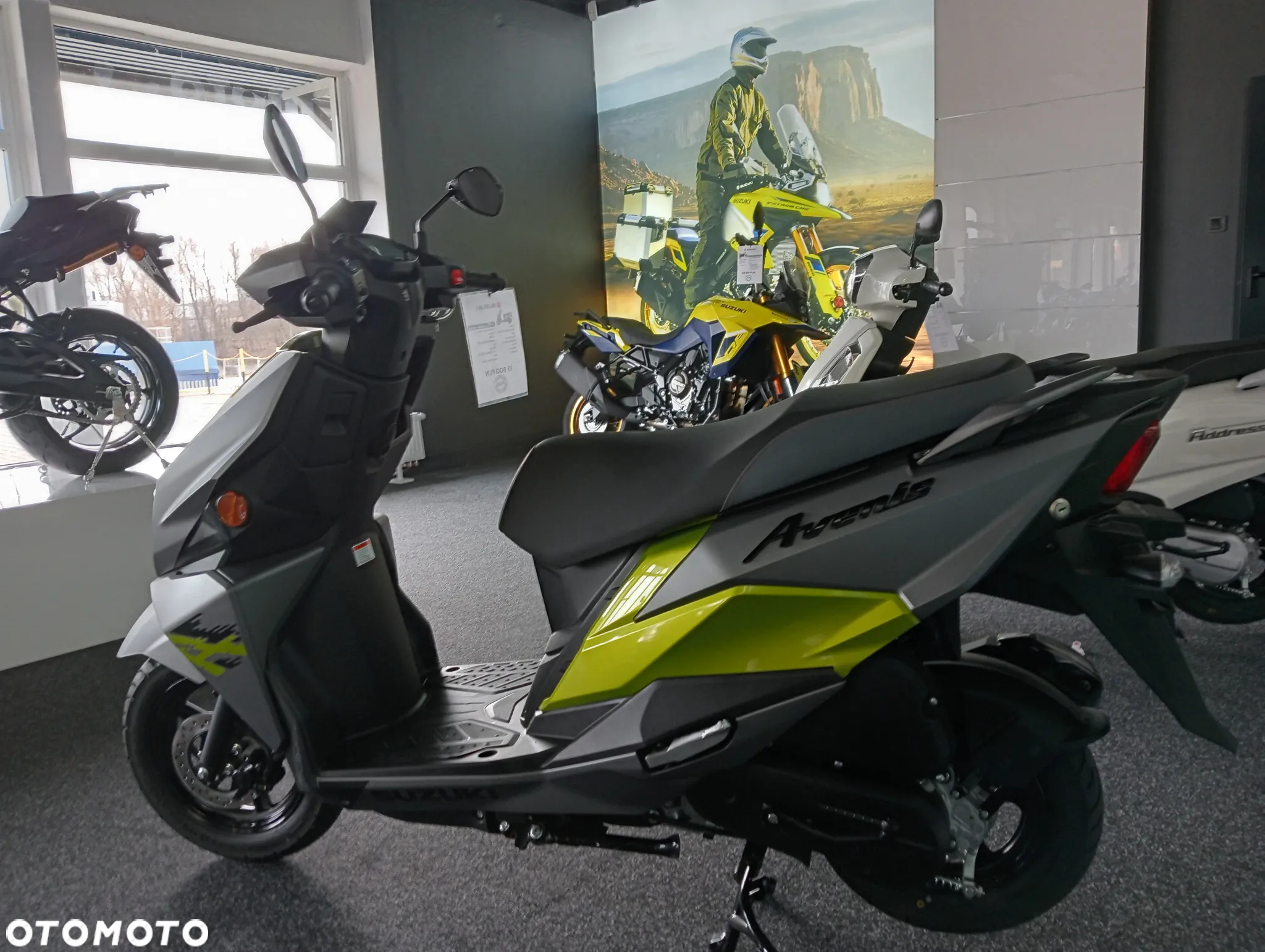 Suzuki Avenis - 2