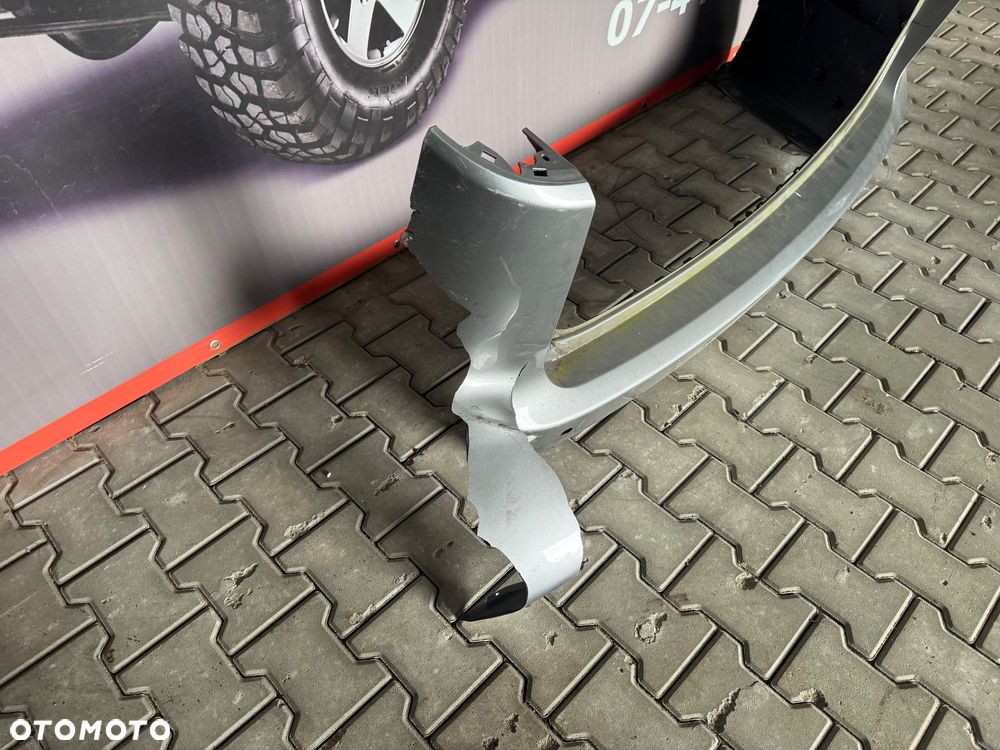 Chrysler Pacifica Zderzak tylny - 3