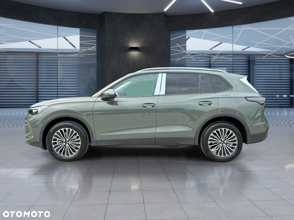 Volkswagen Tiguan - 12