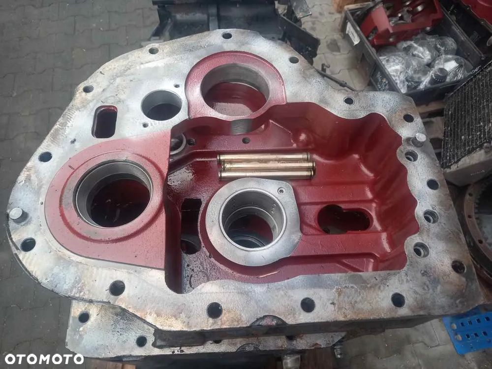 Obudowa skrzyni biegów Case MXM155 - 1