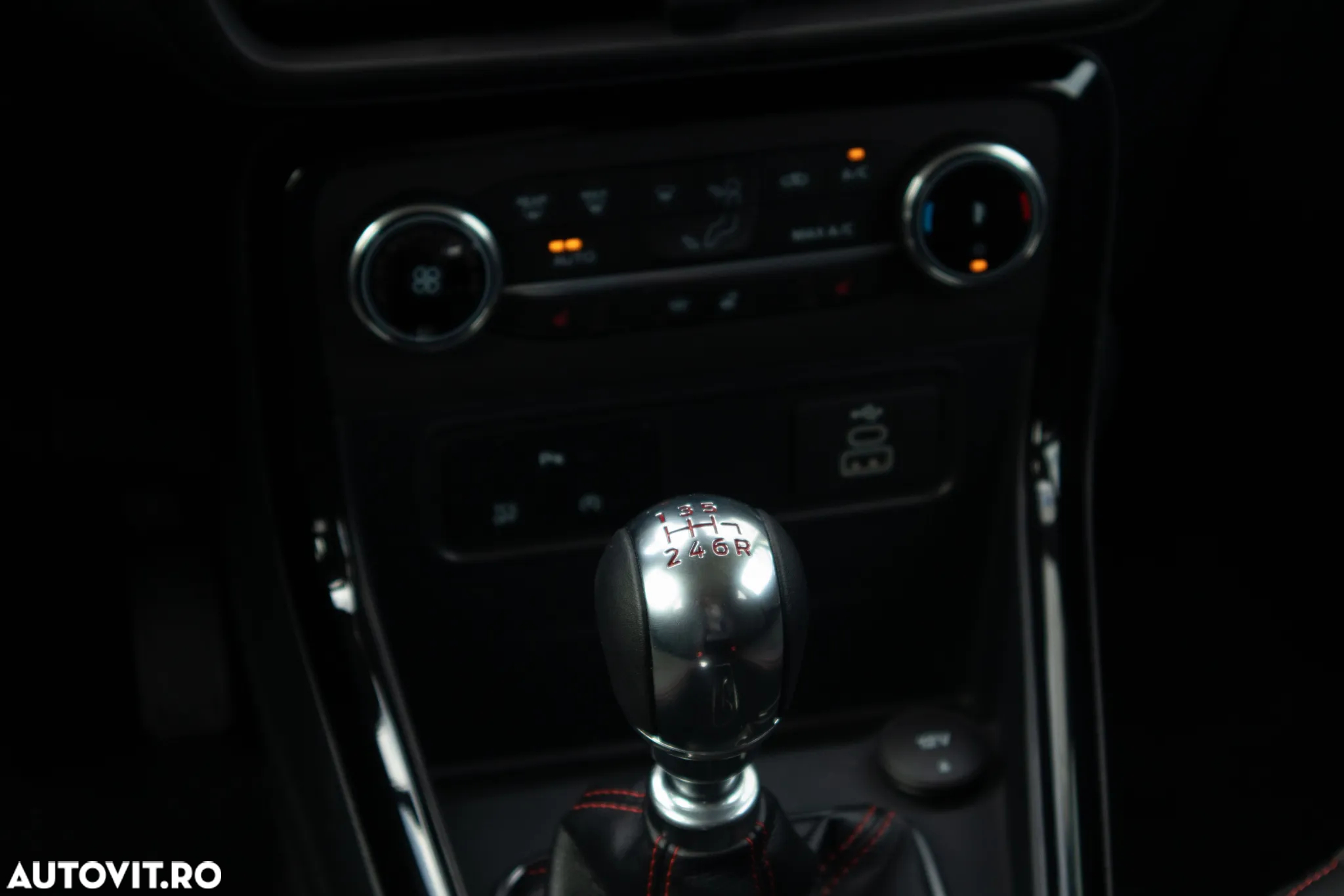 Ford EcoSport 1.0 EcoBoost ST-Line - 18
