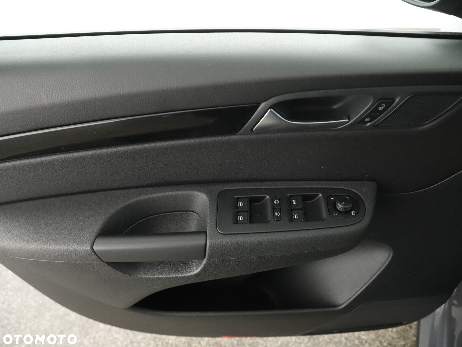 Volkswagen Sharan - 22