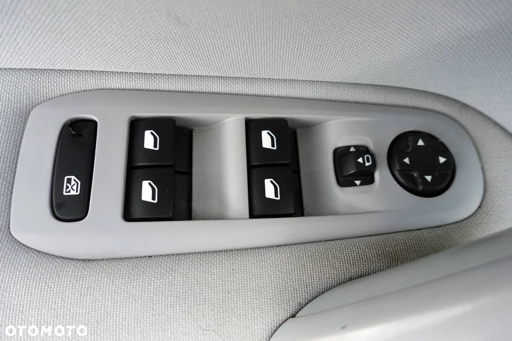 Peugeot 308 1.6 Premium - 28