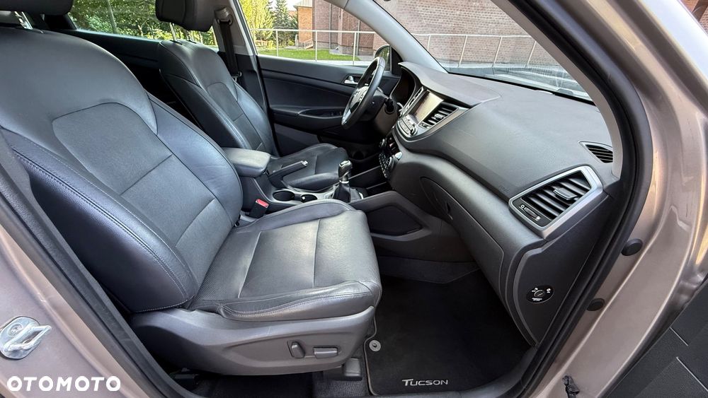 Hyundai Tucson 2.0 CRDi 4WD Intro Edition - 25