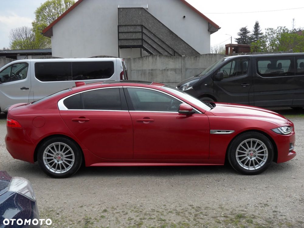 Jaguar XE E-Performance Pure - 6