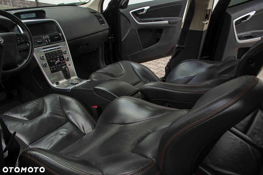 Volvo XC 60 D5 AWD Momentum - 29