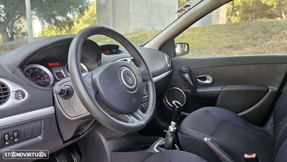 Renault Clio Sport Tourer - 21