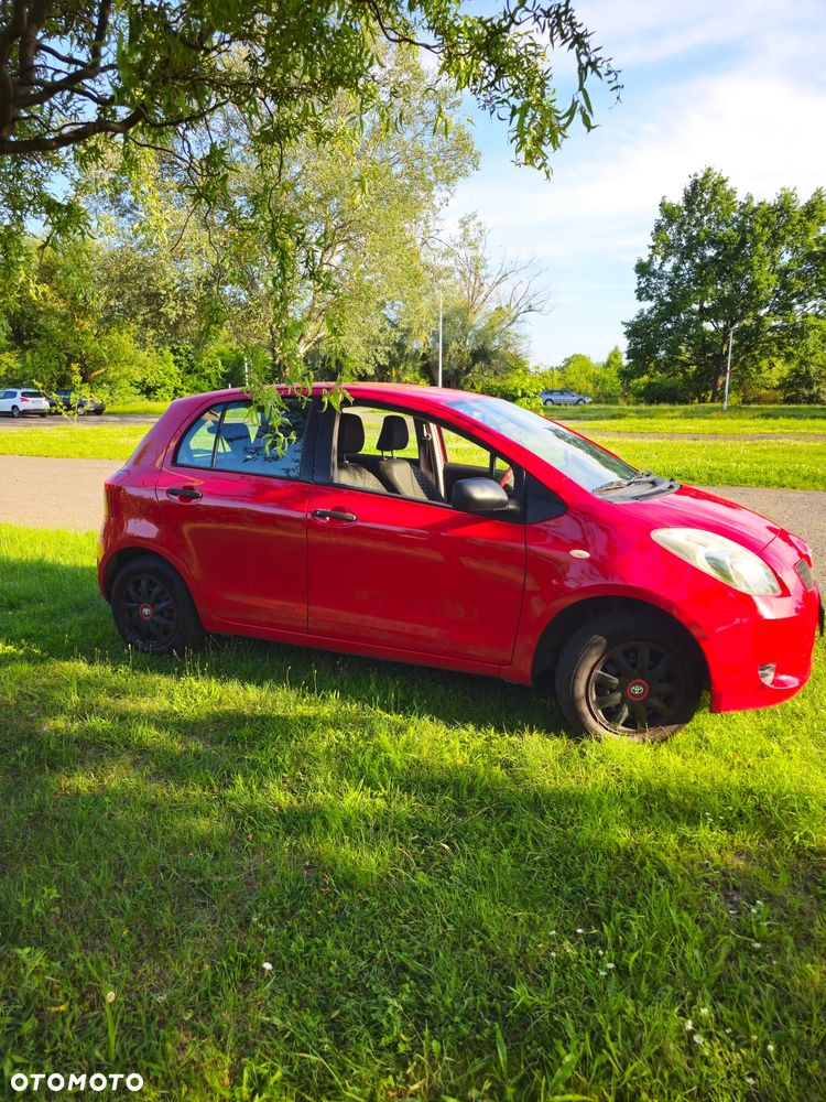 Toyota Yaris - 11