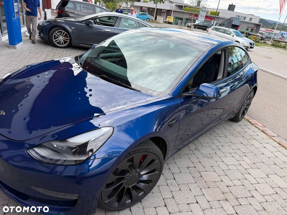 Tesla Model 3 Langstreckenbatterie Allradantrieb Dual Motor Performance - 2
