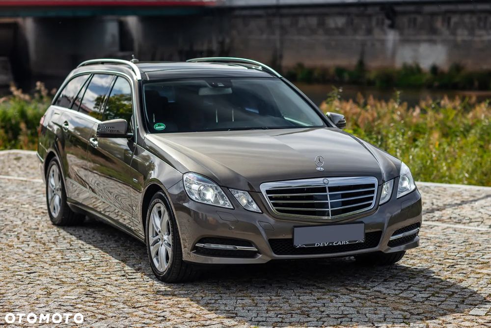 Mercedes-Benz Klasa E 350 CDI DPF 4Matic BlueEFFICIENCY 7G-TRONIC Avantgarde - 11