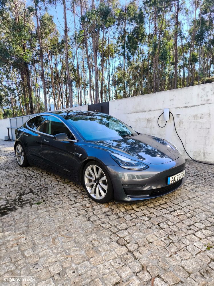 Tesla Model 3 Long Range AWD Dual Motor — fotografia 2