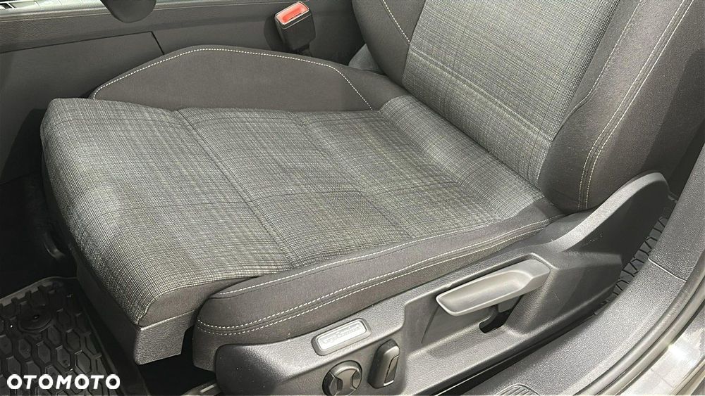 Volkswagen Passat - 17