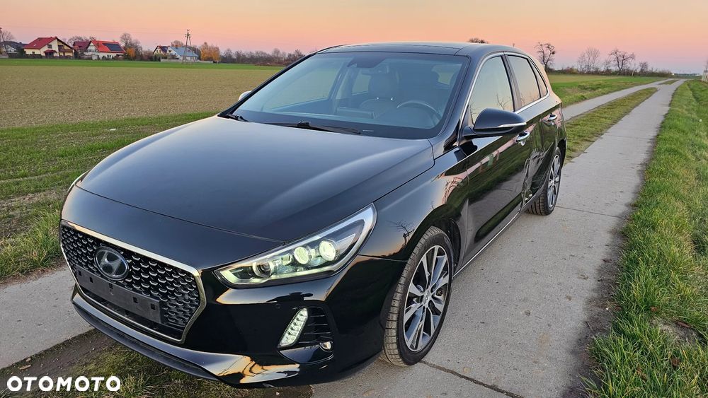 Hyundai i30 1.4 T-GDI Premiere Luxury DCT - 1