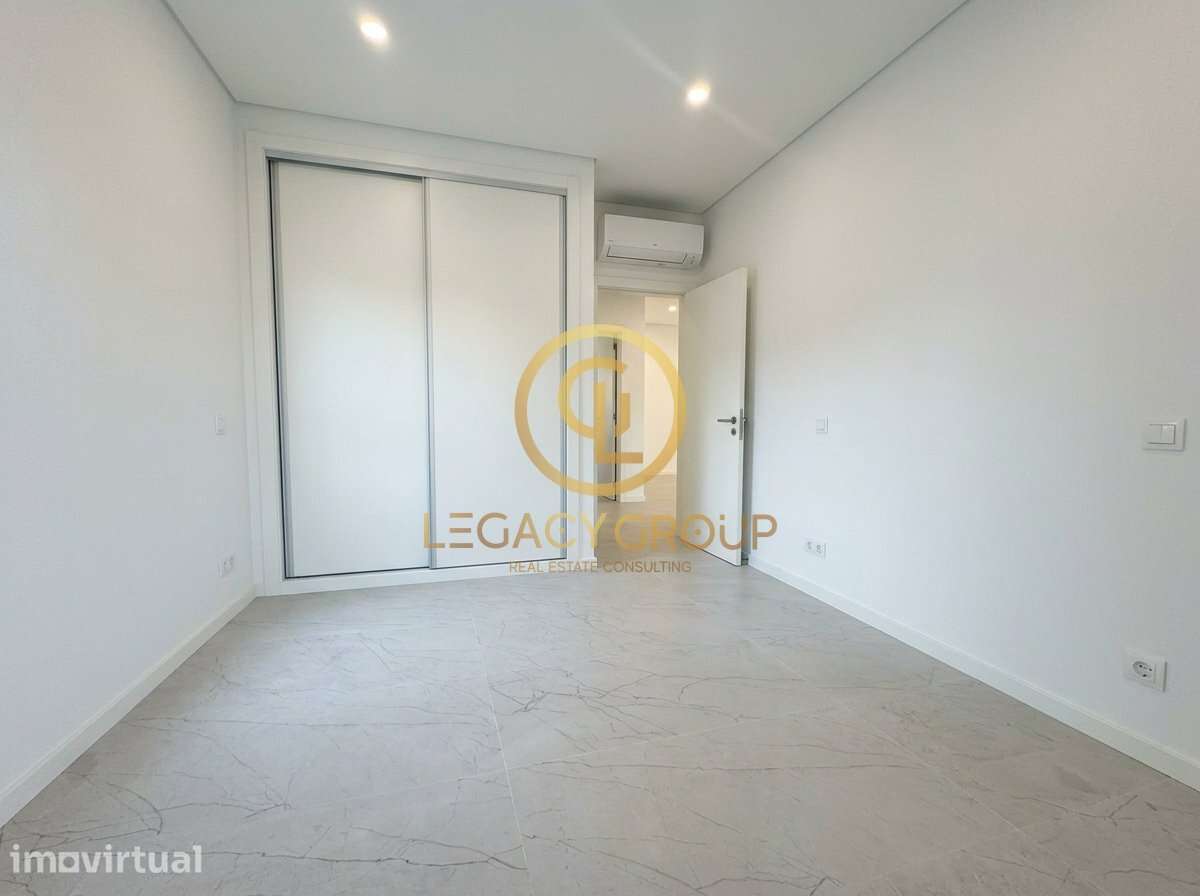 Apartamento T1 com amplo logradouro em Quarteira - Grande imagem: 5/13