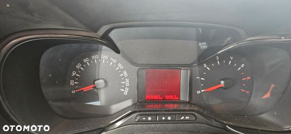 Toyota Proace City - 10