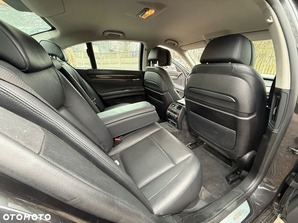BMW Seria 7 740d xDrive - 18