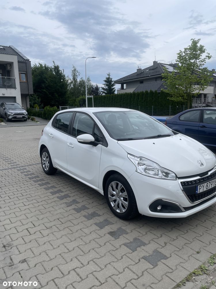 Peugeot 208 - 4