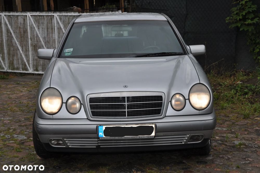 Mercedes-Benz Klasa E - 8